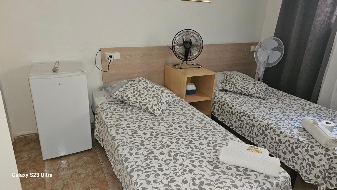 Hostal Sol Celeste Льорет-де-Мар Екстер'єр фото